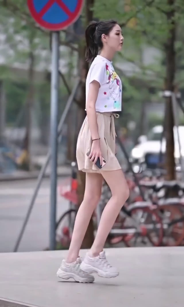 青少年迈开腿玩打扑克软件之我见