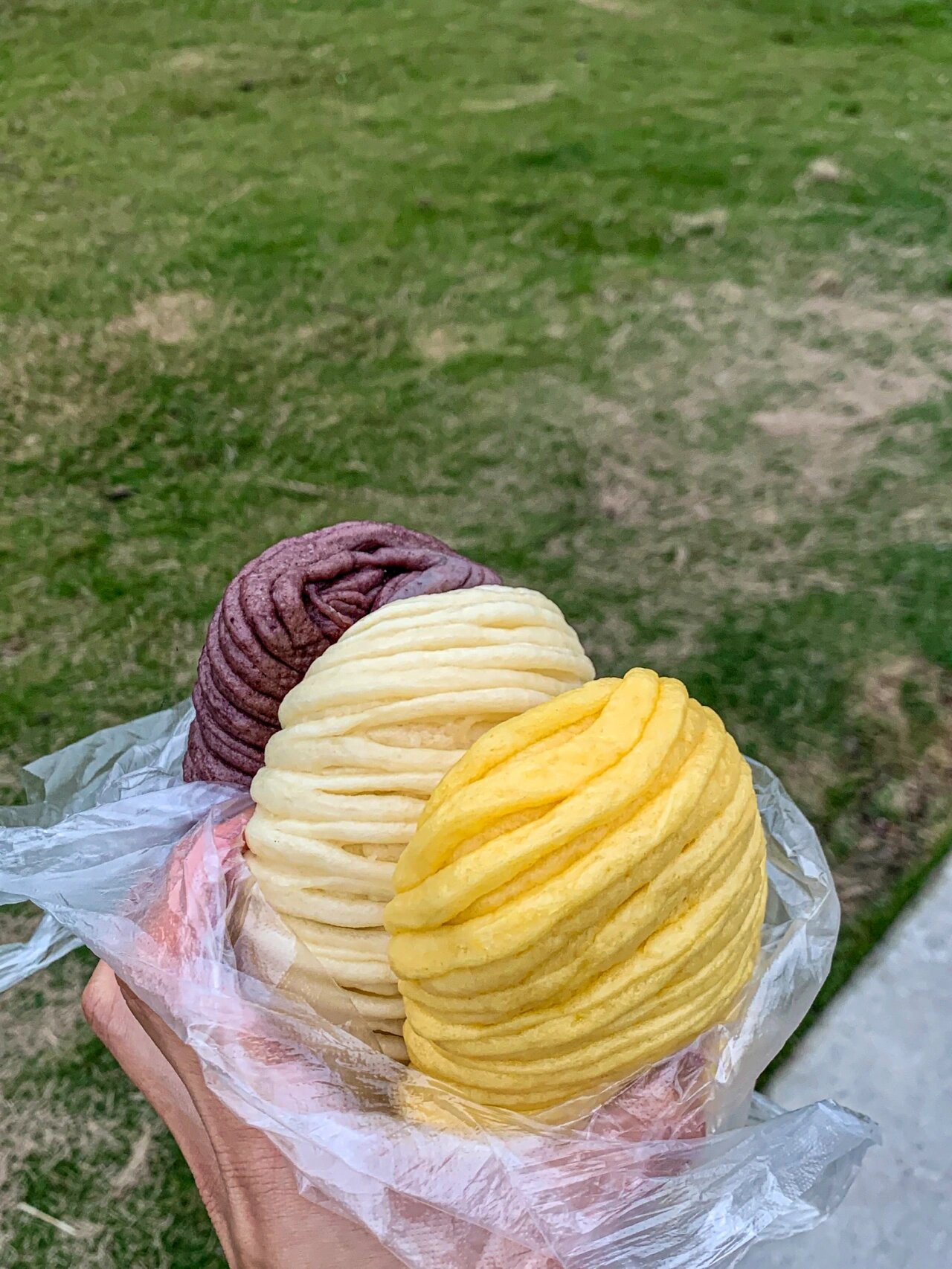 一对白花花的大馒头一对白花花的大馒头