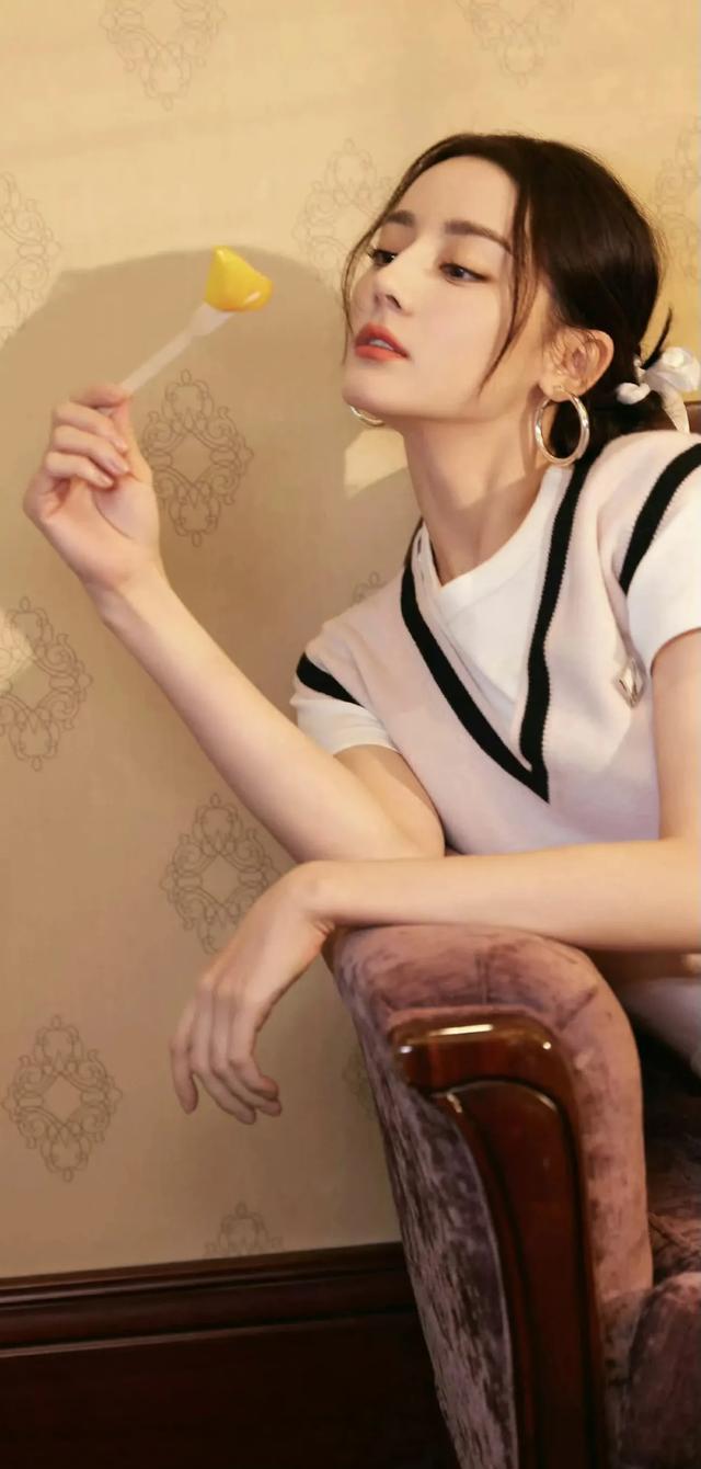 色娜娜集百万部最新潮流电影，引领时尚潮流的风向标-第2张图片