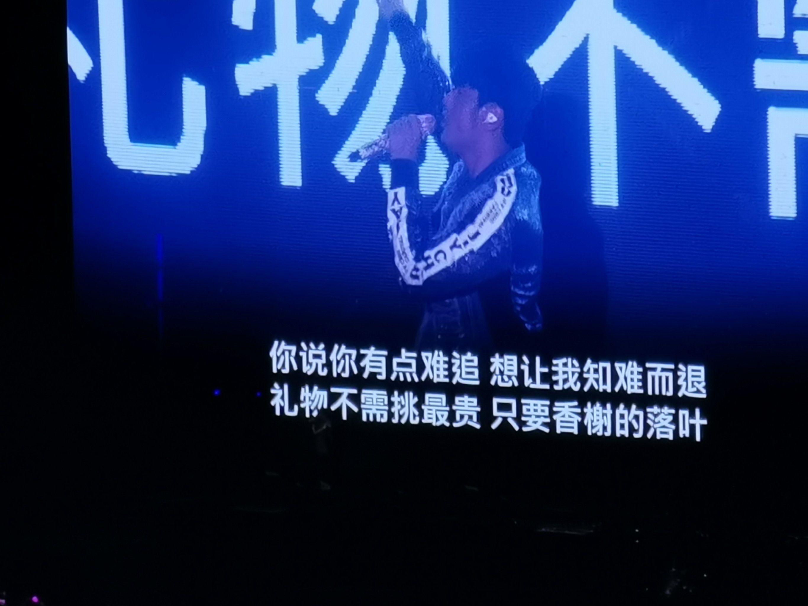 男朋友咬我的小兔子图片甜蜜小日常，与男朋友的兔子情缘-第1张图片
