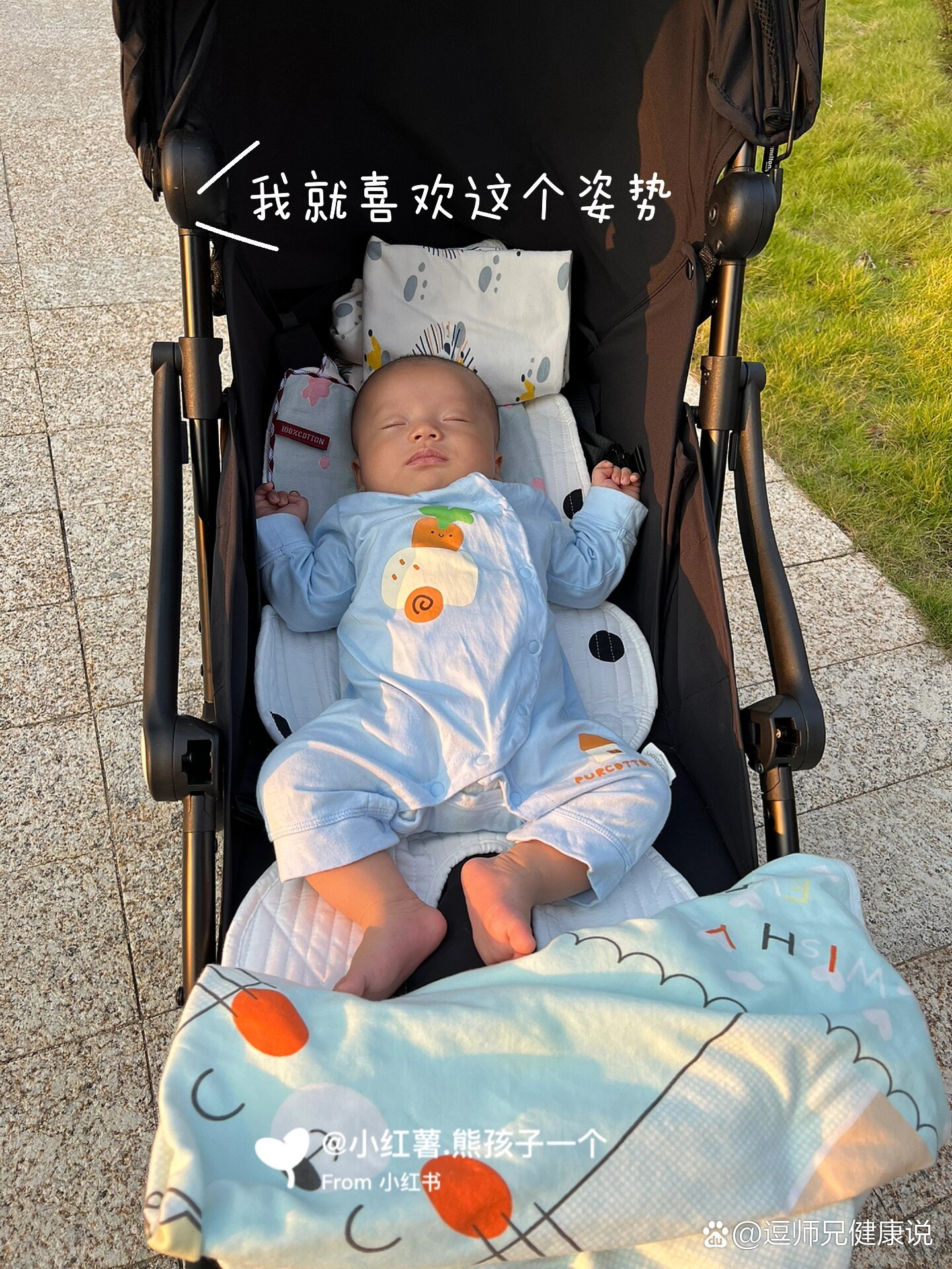 宝宝把腿抬起来靠墙上，可能是正常的生长发育现象-第2张图片