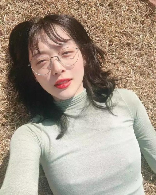 女生露隐私话题探讨
