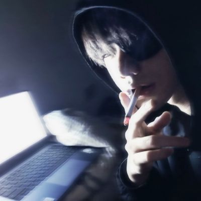 男生吻完手伸进上衣，内心独白与思考