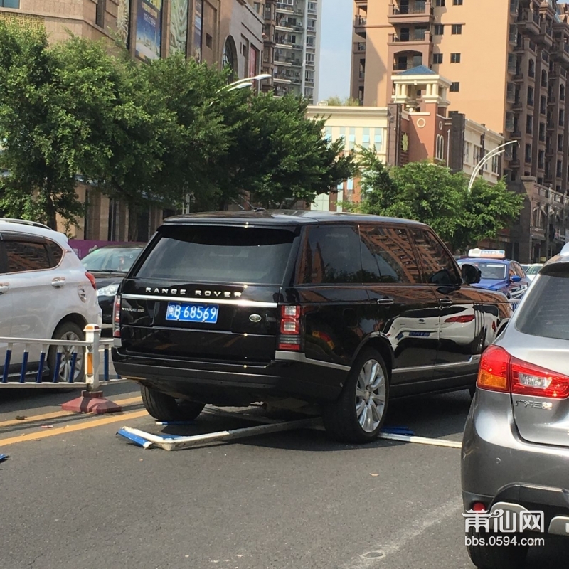 厦门路虎事件2分38秒视频解析-第2张图片
