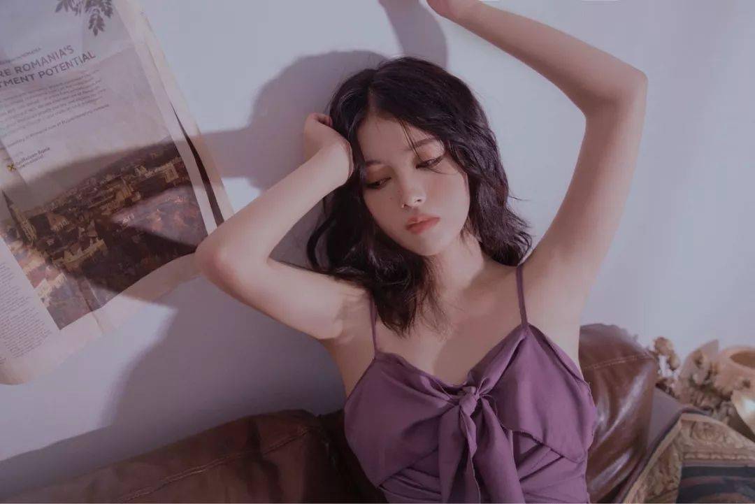 播放男人添女人下边视频APP播放男人添女人下边视频，探索欲望与情感的交织-第2张图片