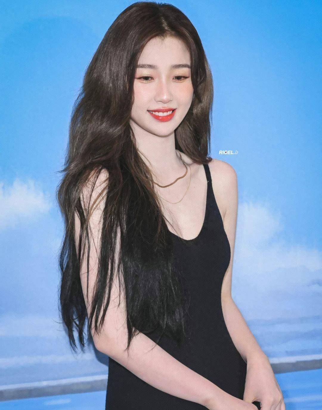 嫩模写真馆嫩模Carol，时尚与魅力的完美结合