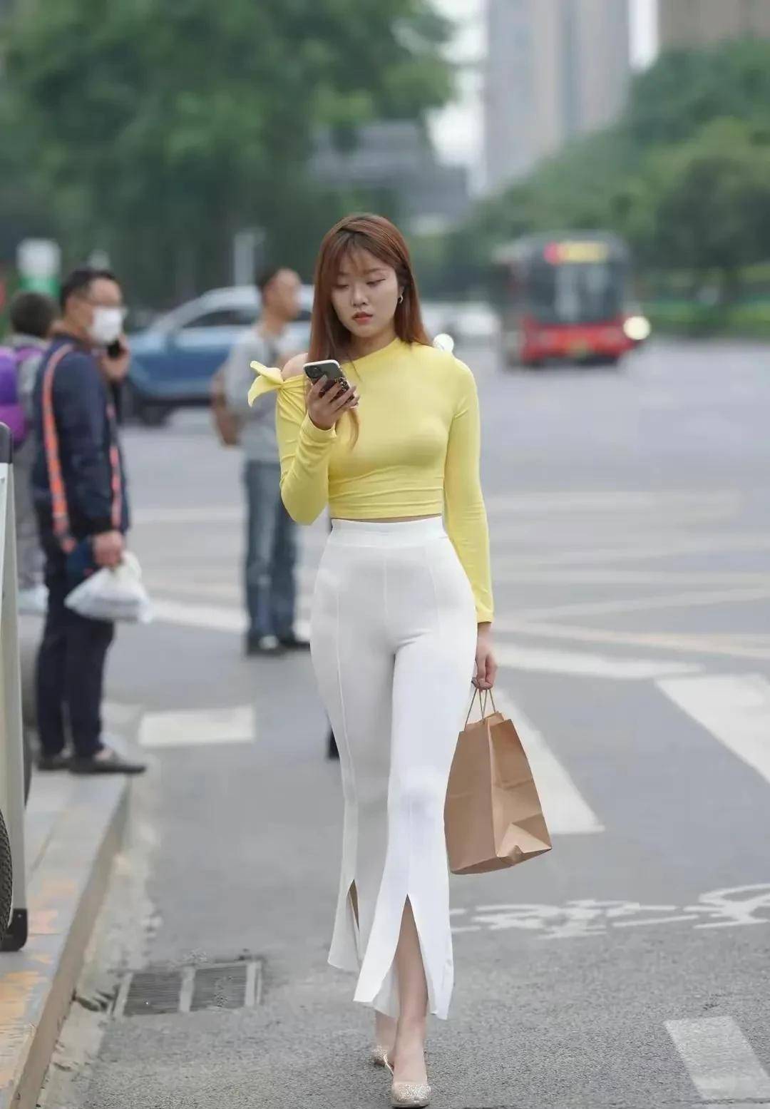 女性穿裤子阴沟凸起是咋回事无毛逼逼，探索未知的世界-第2张图片