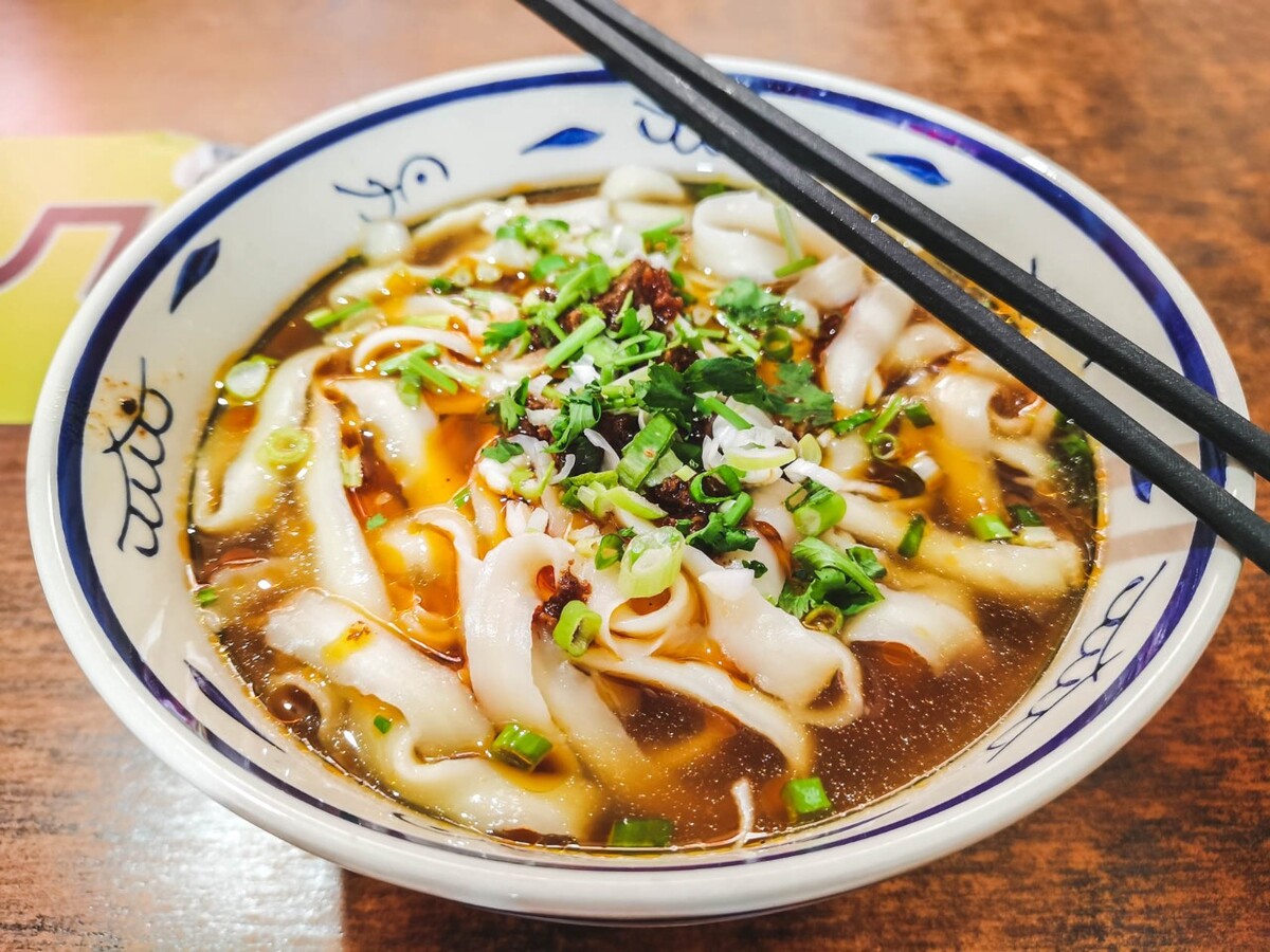刀削面是哪里的特产刀削面，传统美食的魅力-第2张图片