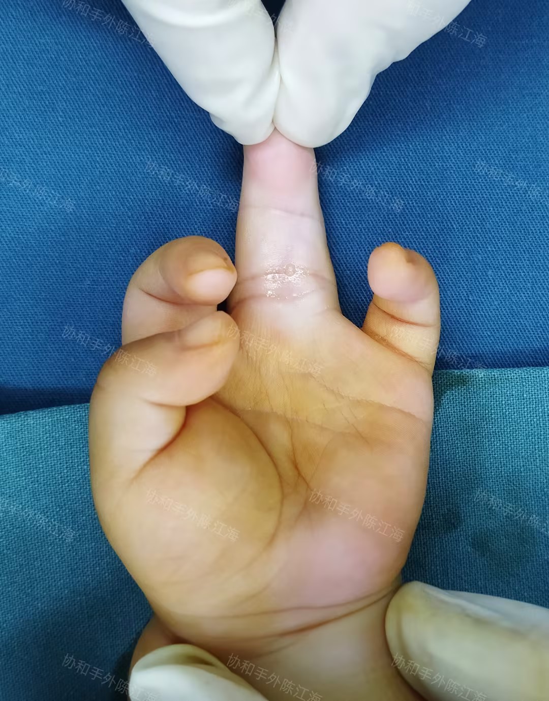 宝宝这才两根手指就受不了了宝宝这才两根手指就受不了了