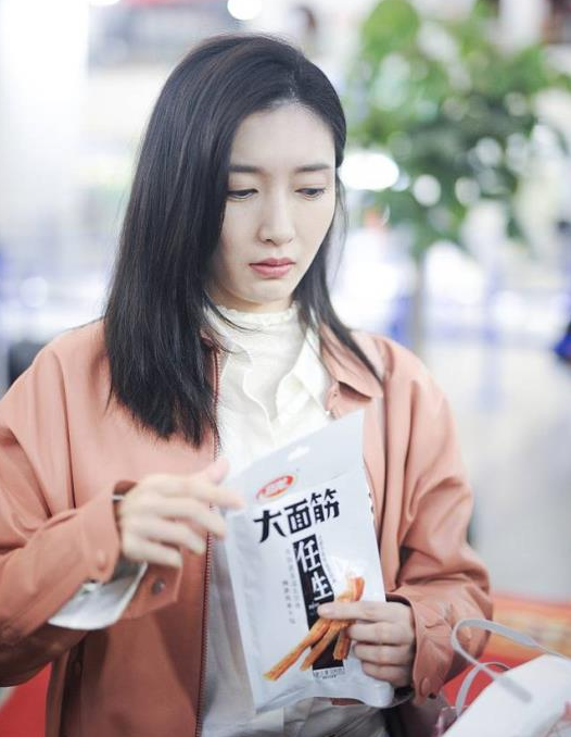 爱豆tv爱豆TV，明星背后的情感纽带-第2张图片