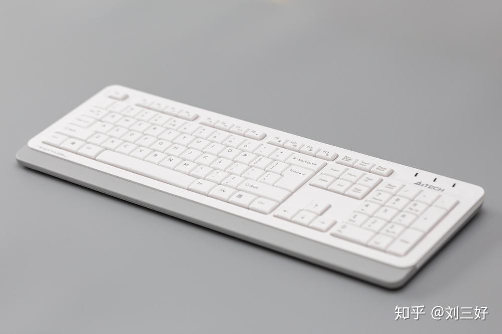 办公室里双飞燕最经典的三个角色