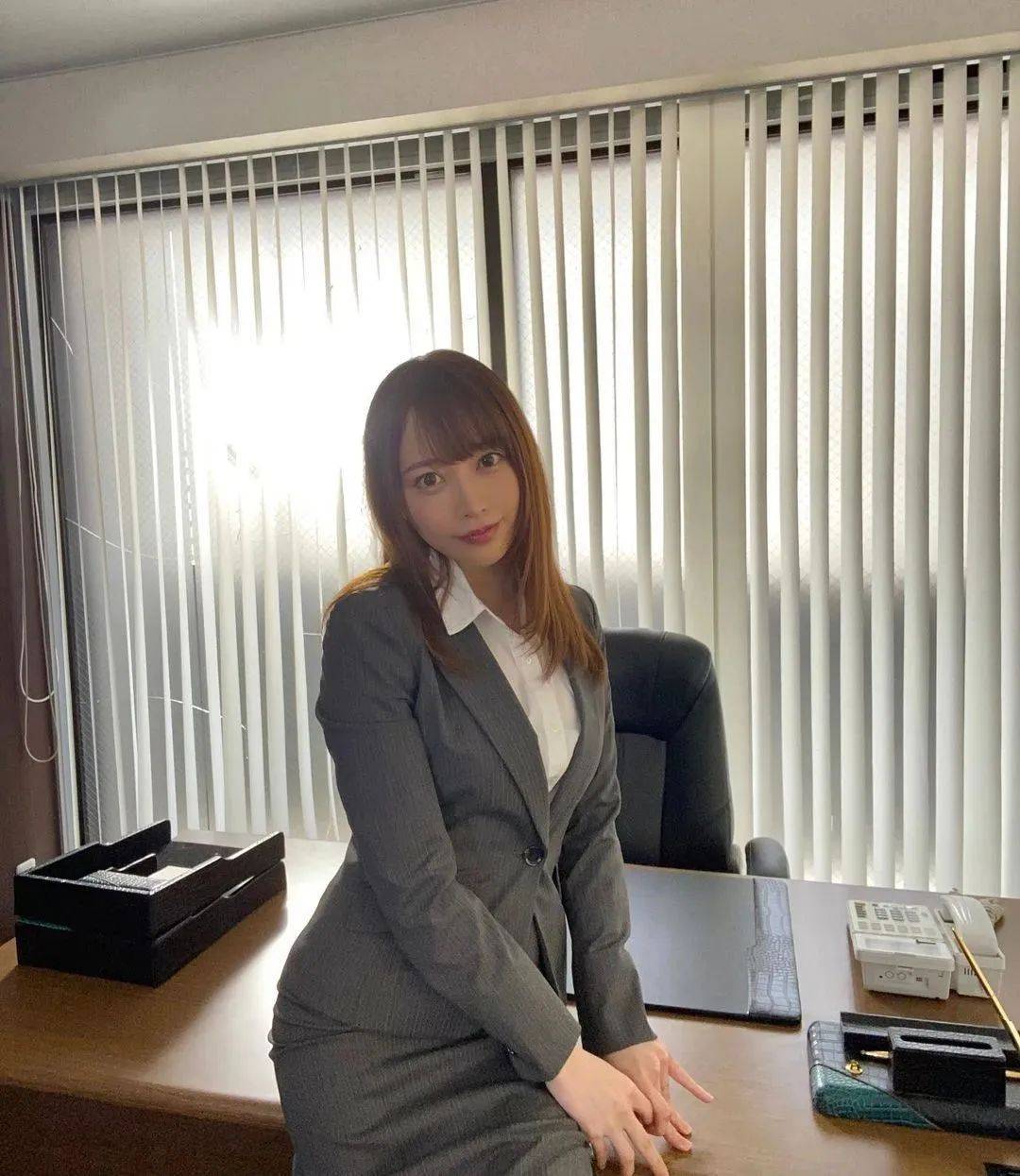 办公室糟蹋秘书在线观看办公室糟蹋秘书在线观看