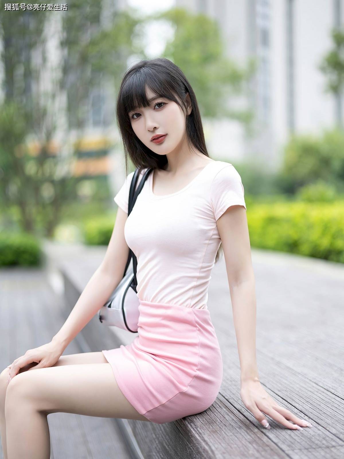 美女无遮挡的性感魅力-第2张图片