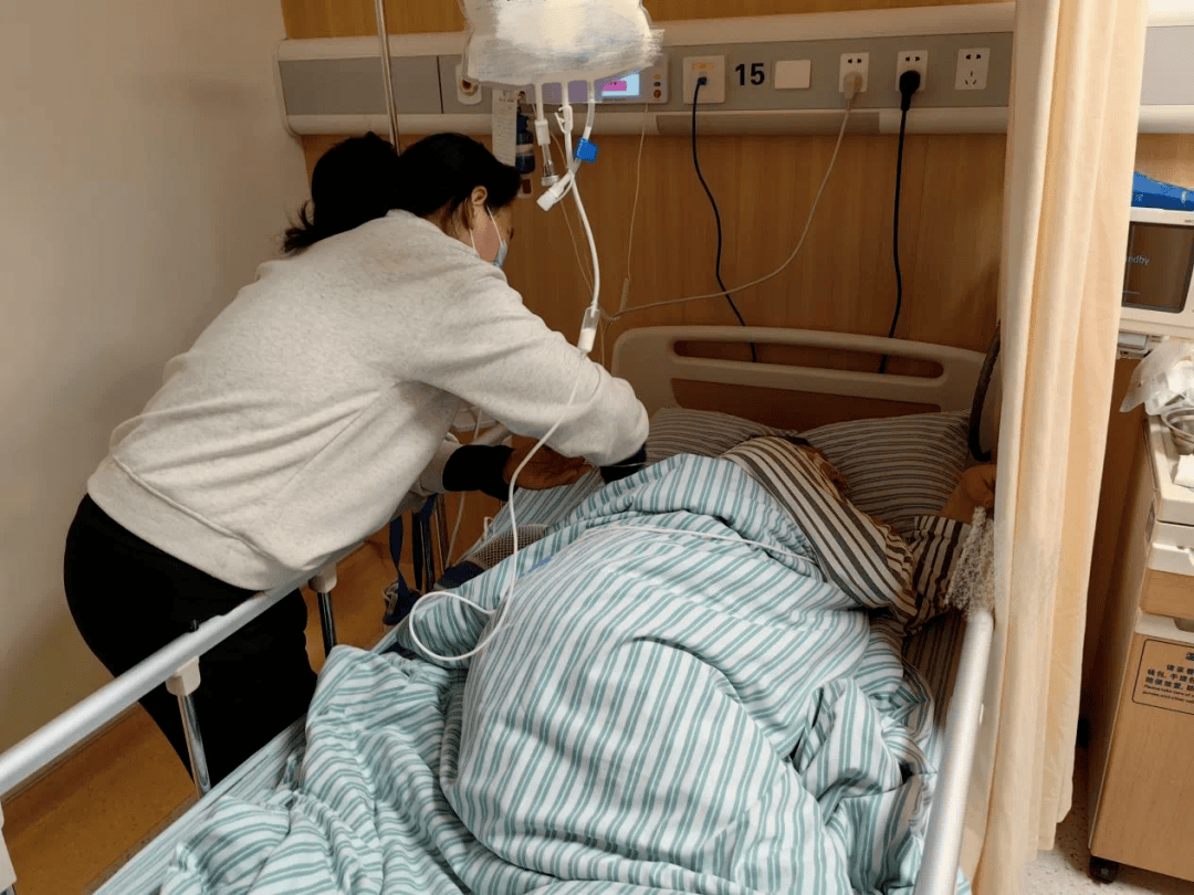 在寝室怎么让室友帮你导管在寝室如何让室友帮忙导管
