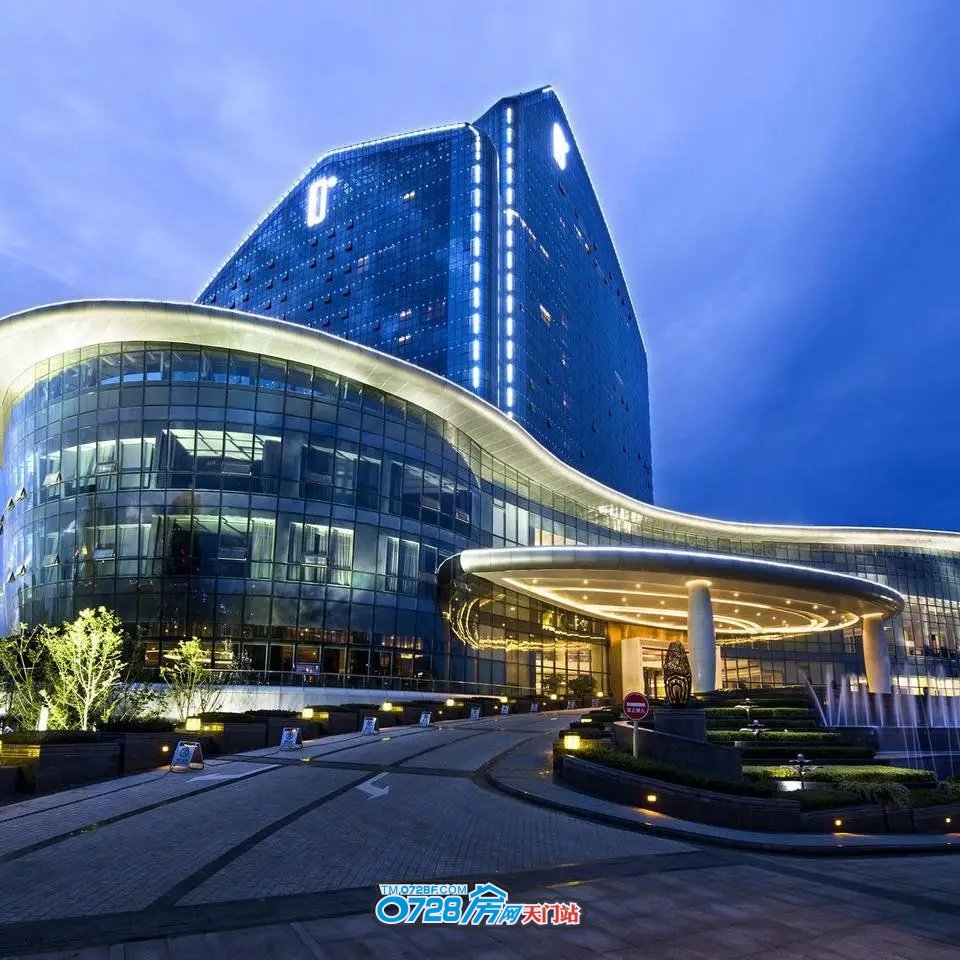 天门汽车站天门汽车站，交通枢纽与城市门户