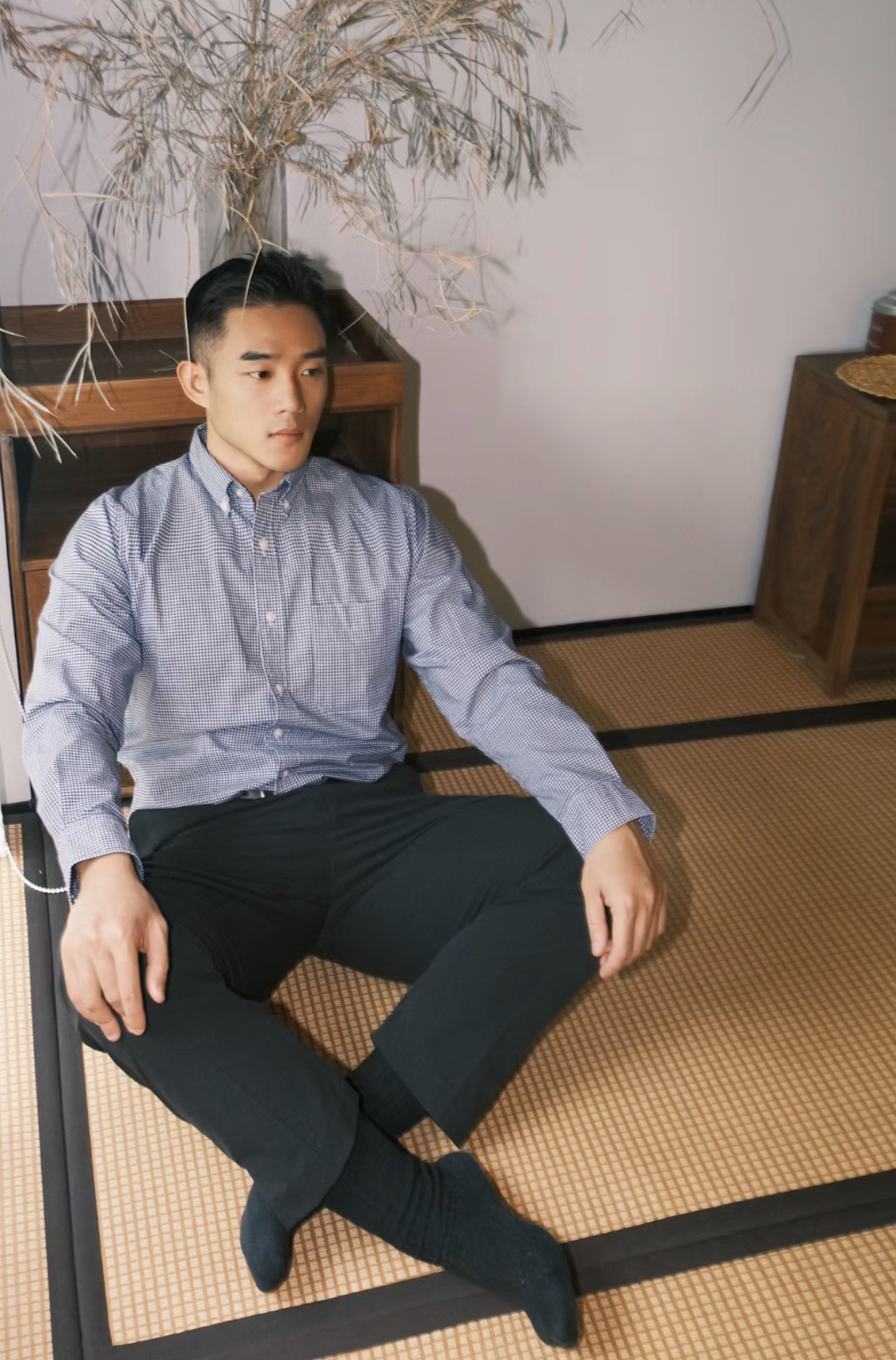 男生安慰自己的动作男生安慰自己的动作-第1张图片