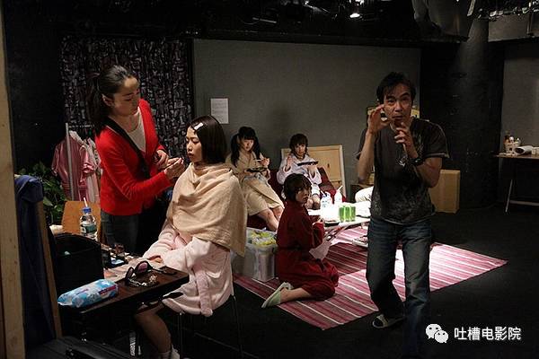 成 人片 黄 色 大 片老人做爱视频成人片中的黄色大片-第1张图片