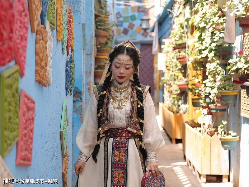新疆首批旅游团进疆新疆首批旅游团进疆之旅-第1张图片
