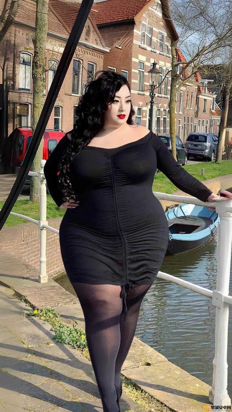 丰满湿润大白屁股BBW