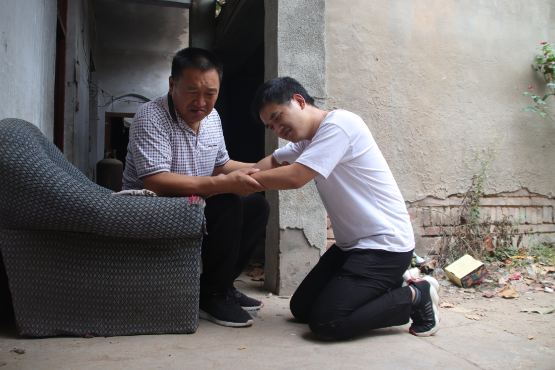 回家给父亲解决需求-第3张图片