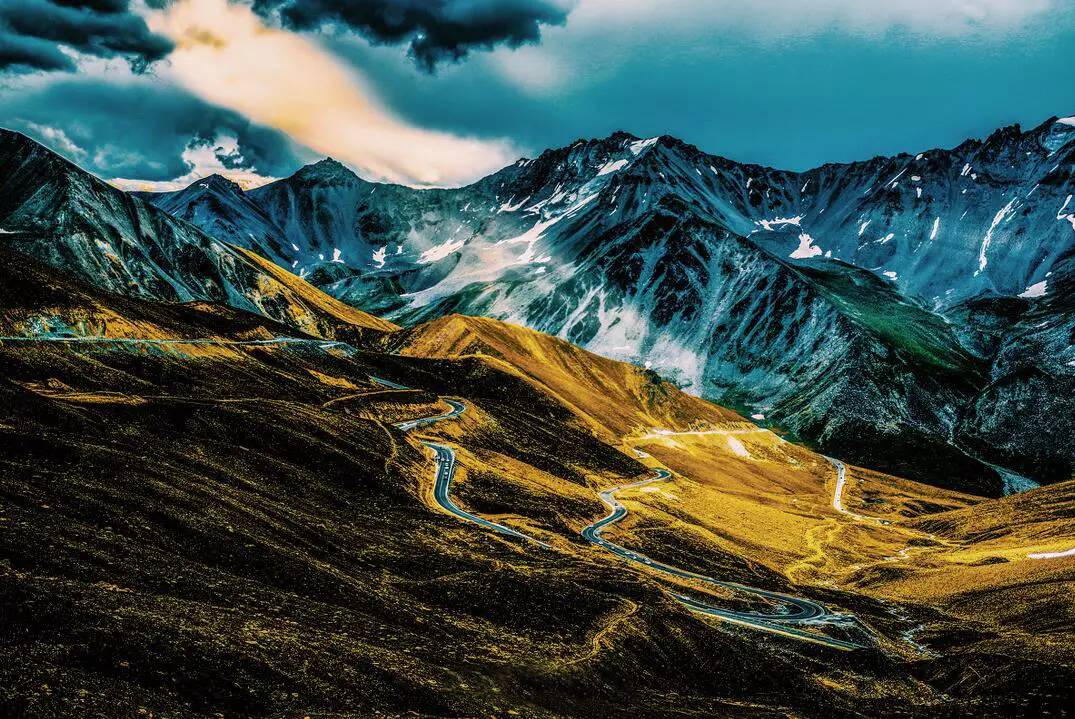 独库公路，穿越天山的壮丽之旅-第3张图片