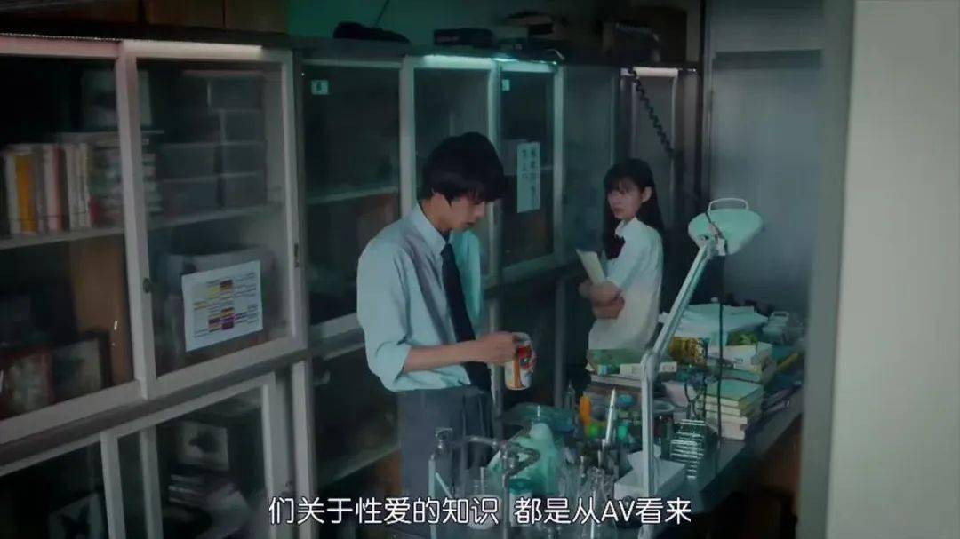 国产浪潮下的AV性色四虎-第1张图片