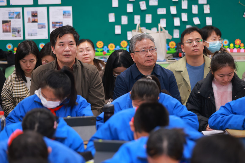 你的太大了老师坐不进去-第1张图片