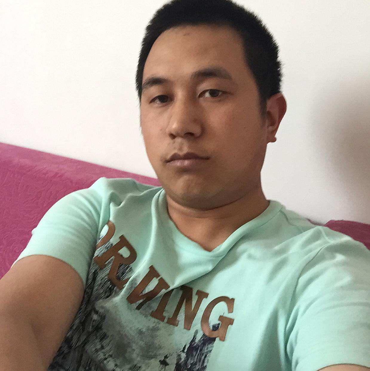 好男人第一社区在线观看