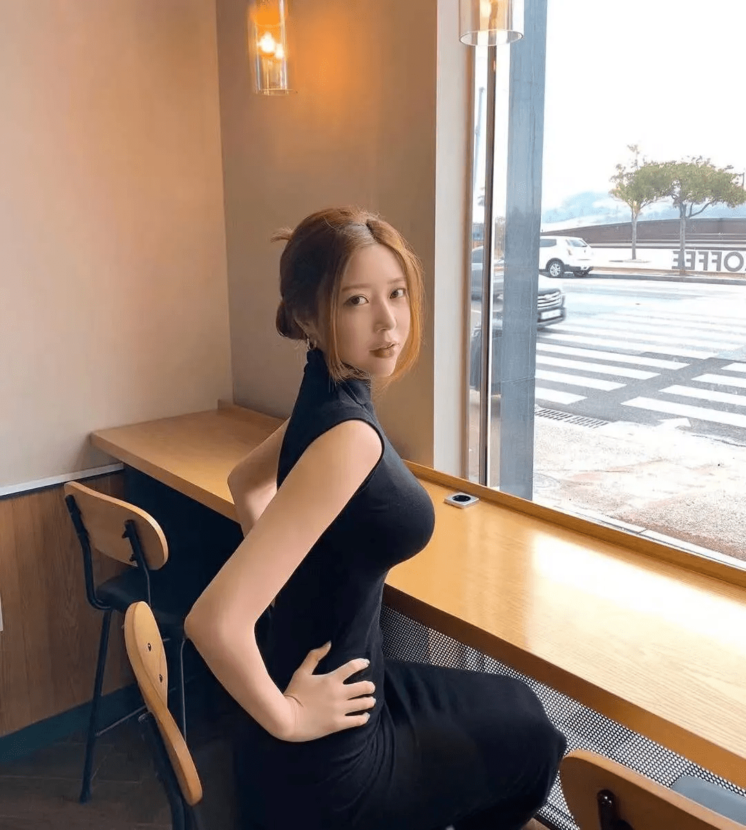 韩国女主播朴妮唛16韩国女主播朴妮唛，魅力四溢的直播传奇-第1张图片