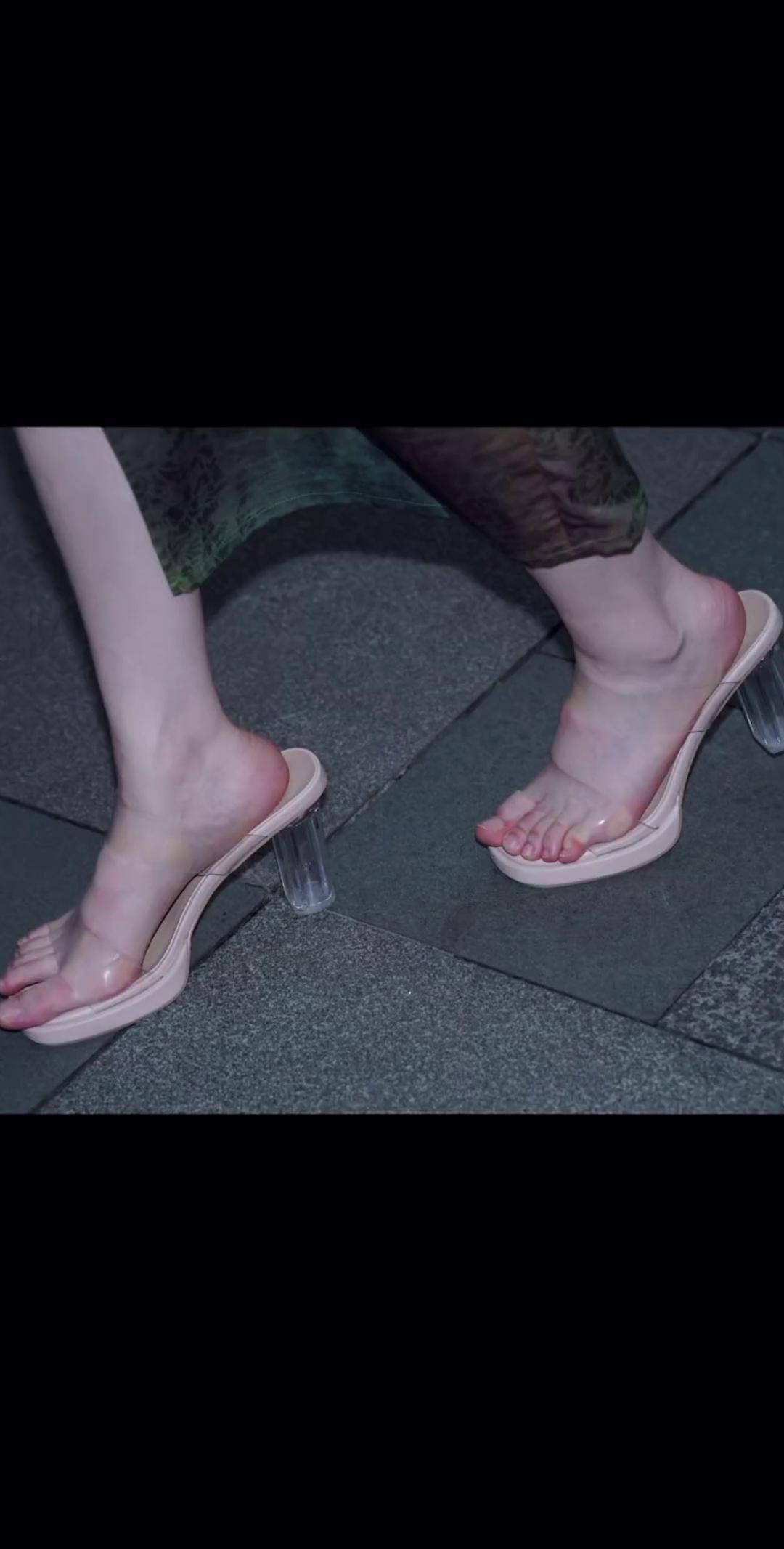 美脚网脚踏天地无限金币版游戏介绍美脚网，探索美丽脚部的奥秘-第2张图片