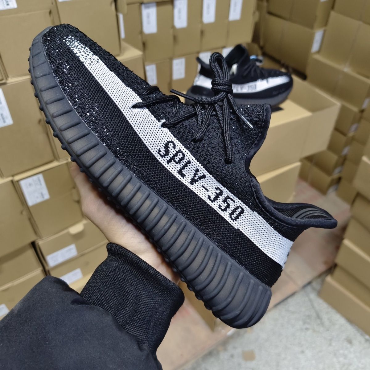 yeezy350亚洲限定Yeezy 350亚洲风潮引领潮流
