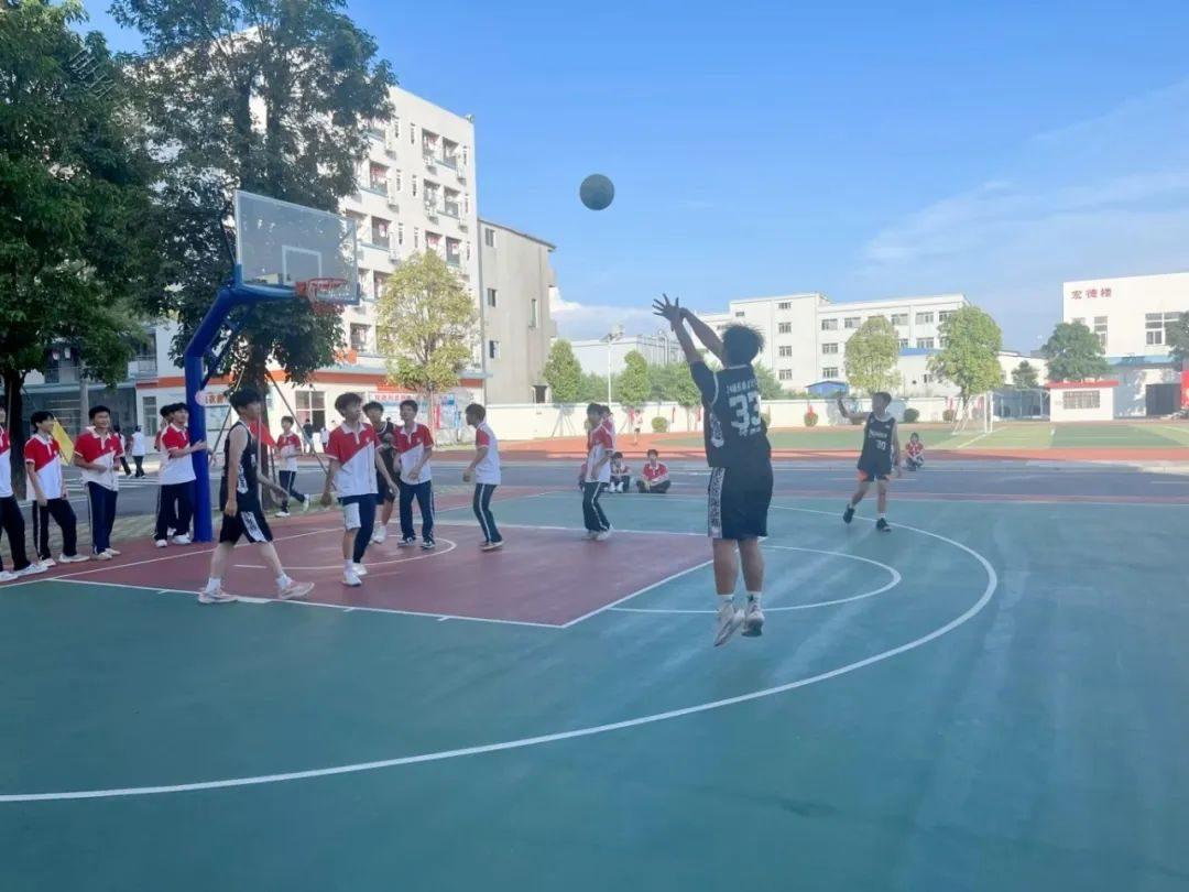 晚上做运动打扑克视频声音晚上做运动打扑克视频