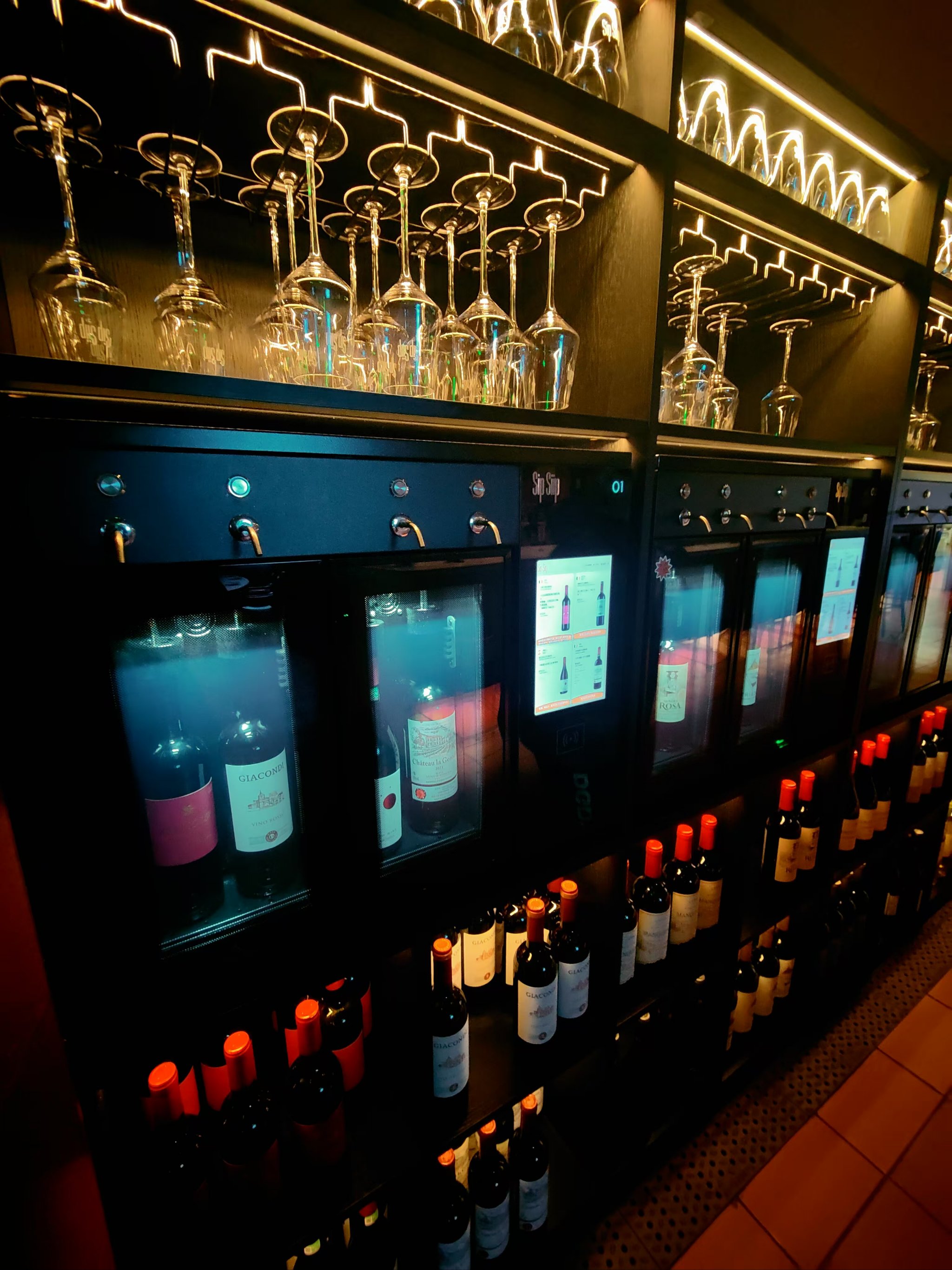 酒色娱乐酒色娱乐，沉浸其中的诱惑与沉醉