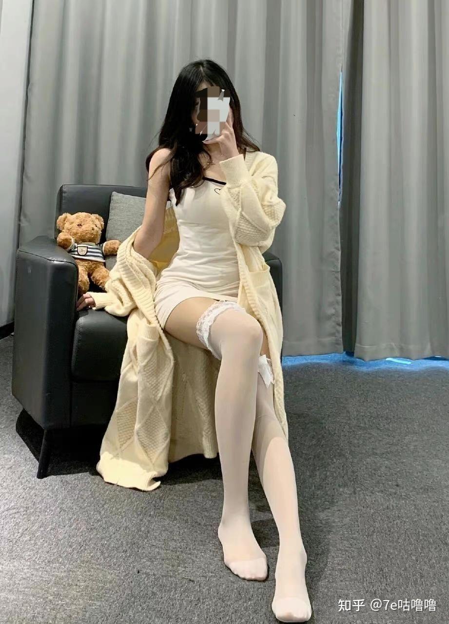 白丝英语老师用腿夹得我好爽高中白丝英语老师用腿夹得我好爽高-第1张图片