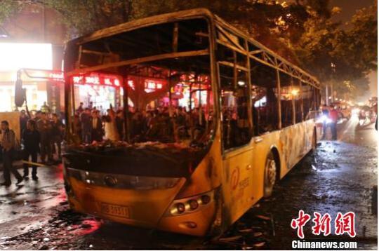 受公交车被多男摁住灌浓精全文免费公交车被多男摁住灌浓精事件-第1张图片