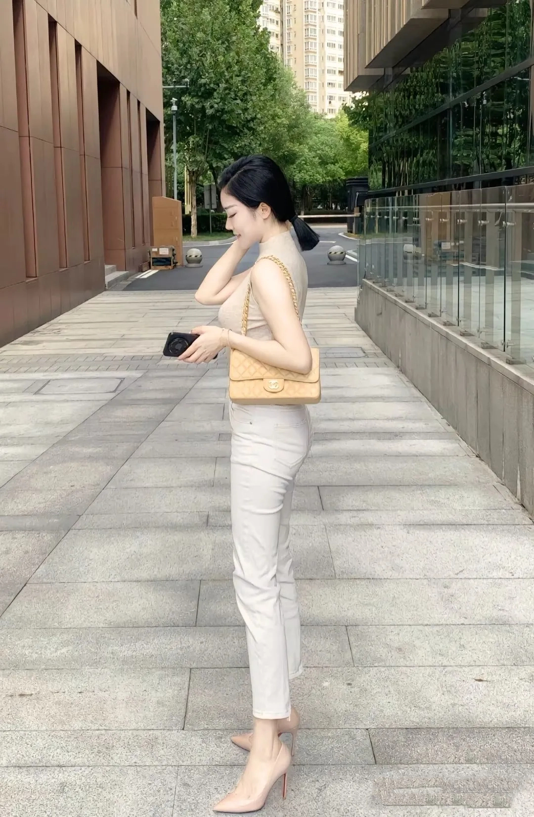 腰细的女生经得住草吗腰细女生是否经得住草-第1张图片