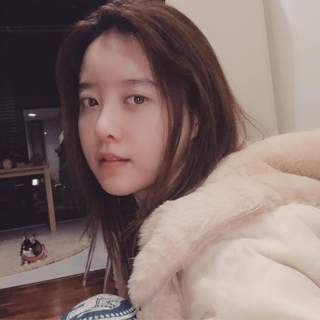 美女脱得一二净的少女之美-第1张图片