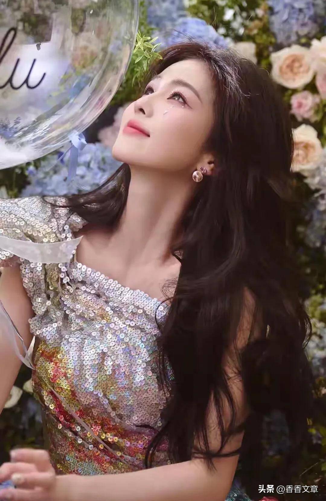 汤芳写真比较汤芳写真，艺术与真实的完美融合-第1张图片